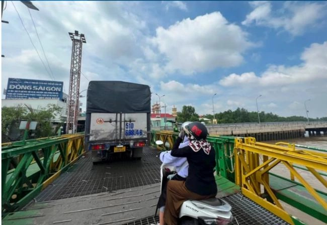 Bán căn hộ Thủ Thiêm Dragon 2PN- DT:80m2 View Hồ Bơi